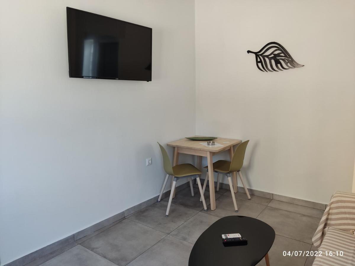 Smyrnis Apartments Ermoupoli Bagian luar foto